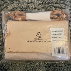 BNWT Lucky Brand convertible wallet crossbody